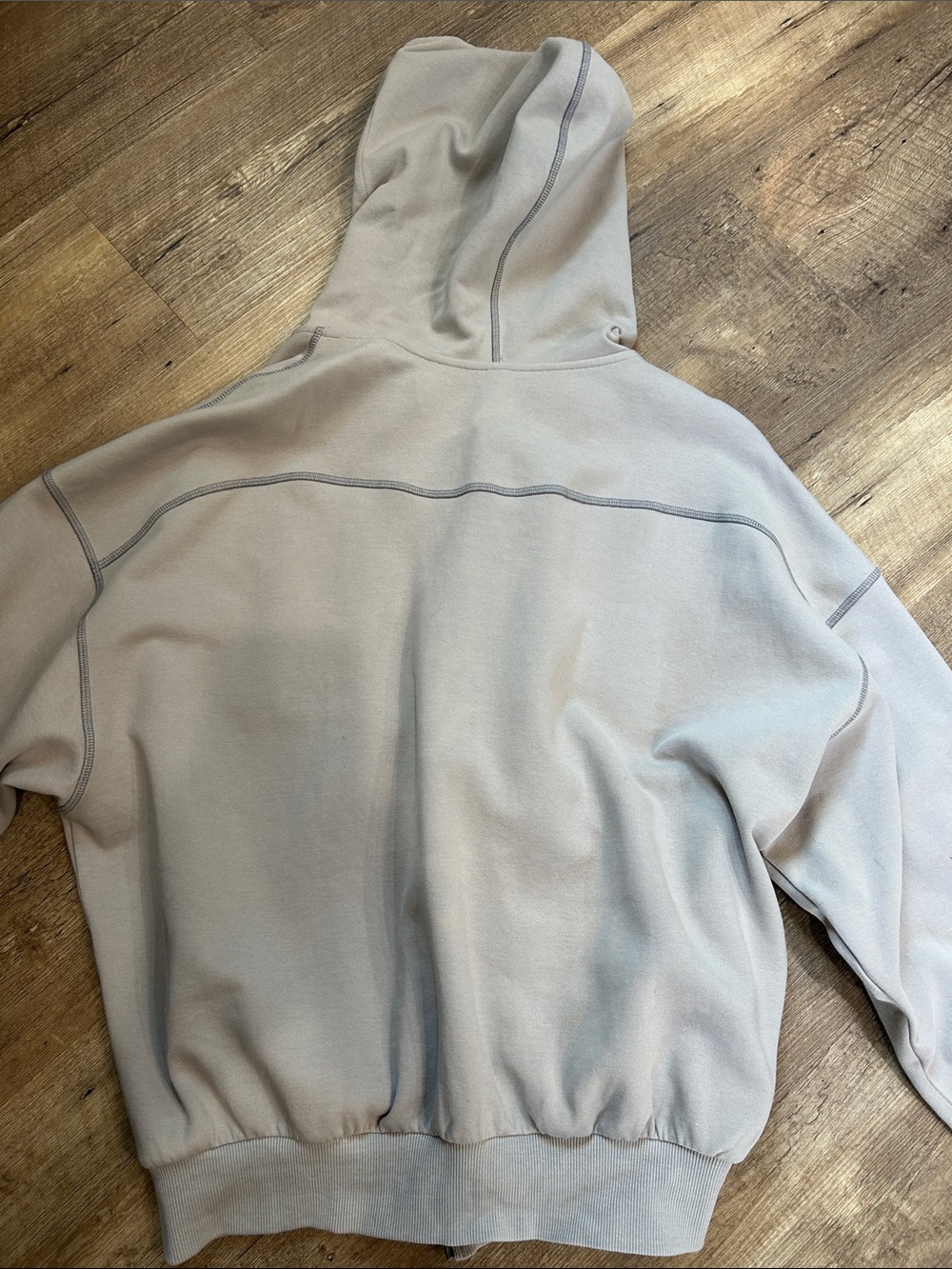 Aelfric Eden Light Gray Hoodie & jorts set - Picture 10 of 16